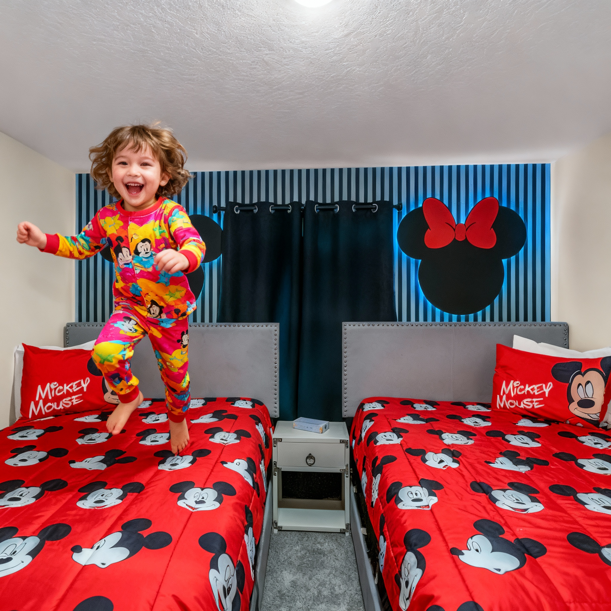 Casa temática — quarto Mickey e Minnie Mouse